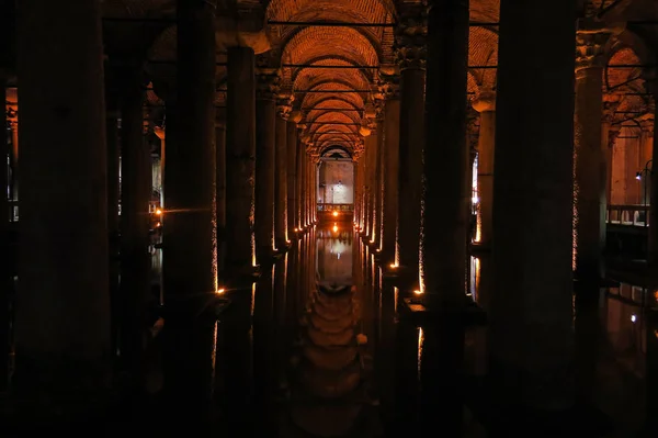 Цистерни базиліки - підземний водосховища. Стамбул, ту — стокове фото