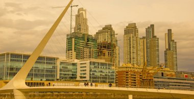 dramatik günbatımında puerto madero, buenos aires, Arjantin,