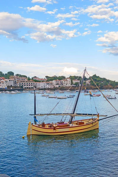 Cadaques, Küstenort am Mittelmeer - Katalonien, — Stockfoto