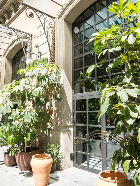 Entrance to the historic galleries "El Nacional", in the Paseo d — Stock Photo, Image