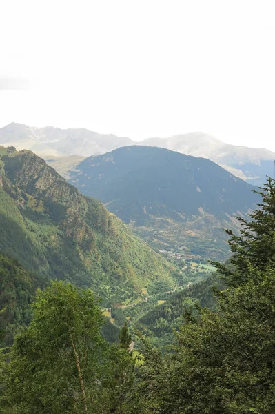 Parque Nacional de las Aiguestortes en los Pirineos Catalanes, España — Foto de Stock