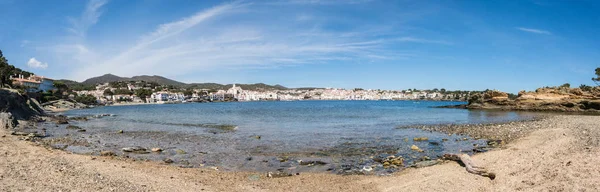 Utsikt över en typisk vitkalkad by. Spanska Medelhavet. — Stockfoto