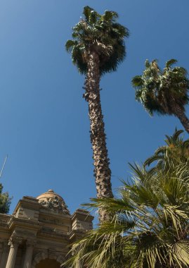 Cerro de Santa Lucia'daki anıtsal bahçeler, şehir merkezinde