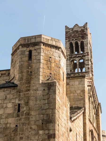 La Catedral de Santa María de Urgel es de estilo románico y — Foto de Stock