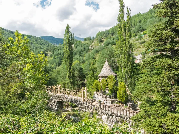 Los Jardines Artigas son un parque en La Pobla de Lillet, Barcelona . —  Fotos de Stock