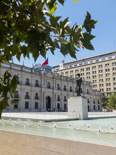 Μνημείο του Αρτούρο Αλεσάντρη Πάλμα στο Σαντιάγκο ντε Χιλή, — Φωτογραφία Αρχείου