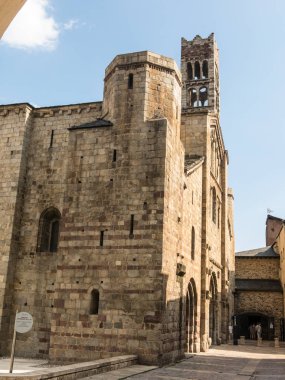 Santa Maria de Urgell Katedrali Romanesk tarzındadır ve tarihi 12. Seo de Urgel. Katalonya, İspanya. Avrupa
