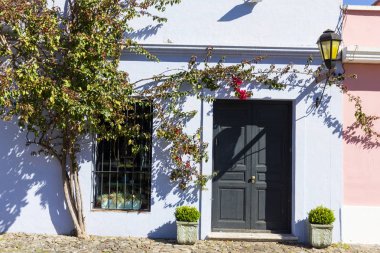 Co kentinde eski bir Portekiz sömürge binasının cephesi,