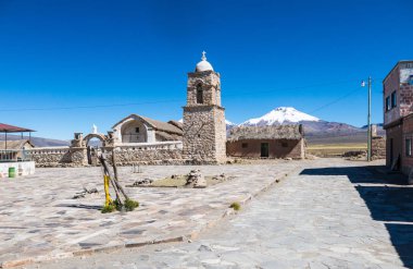 Küçük and Şehir, Sajama, Sajama volcano ile 