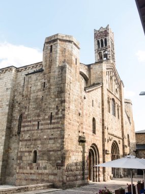 Santa María de Urgel Katedrali romanesk tarzı bir