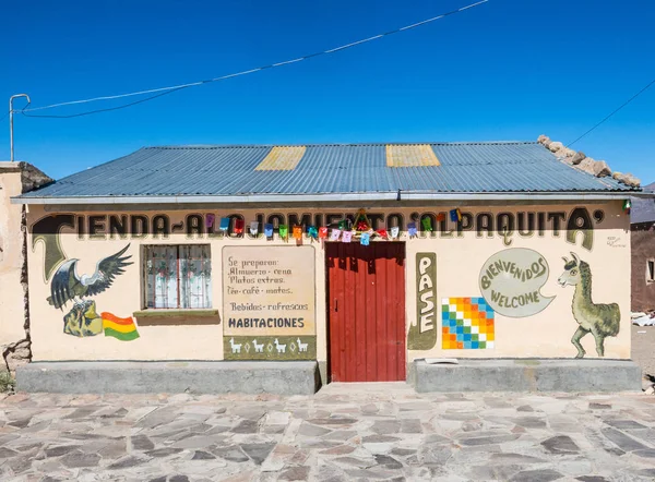 Malý obchod a ubytování, typický Andean, v malém andském městě — Stock fotografie