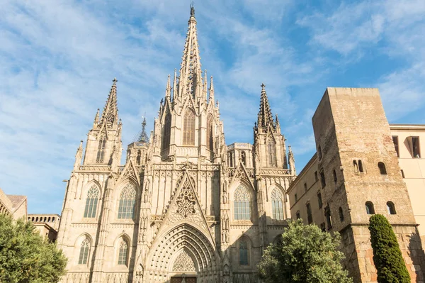 Fachada de la Catedral Metropolitana Basílica de Barcelona (también —  Fotos de Stock