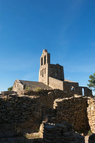 La abadía románica de Sant Pere de Rodes, en el municipio — Foto de Stock