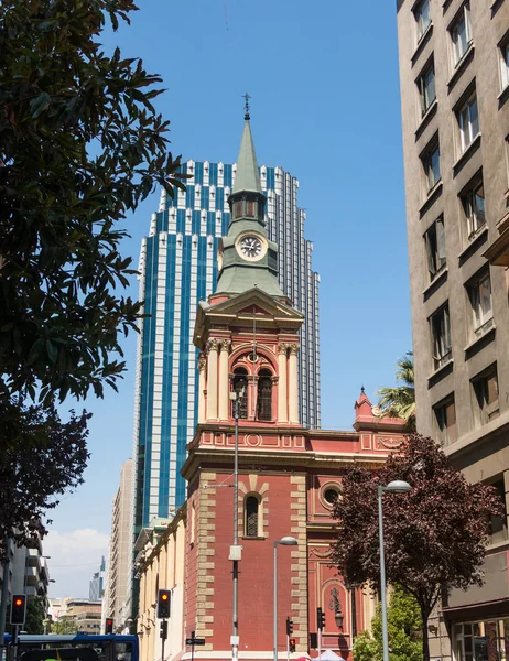 The Basilica de la Merced, with its two pointed domes and intens — Stock Photo, Image