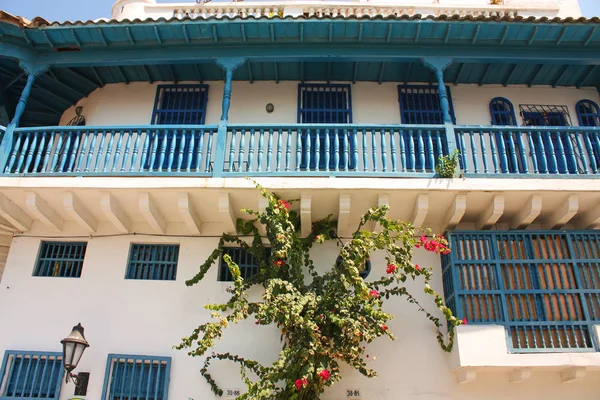 Detail of a colonial house. Typical balcony. Spanish colonial ho — Stock Photo, Image