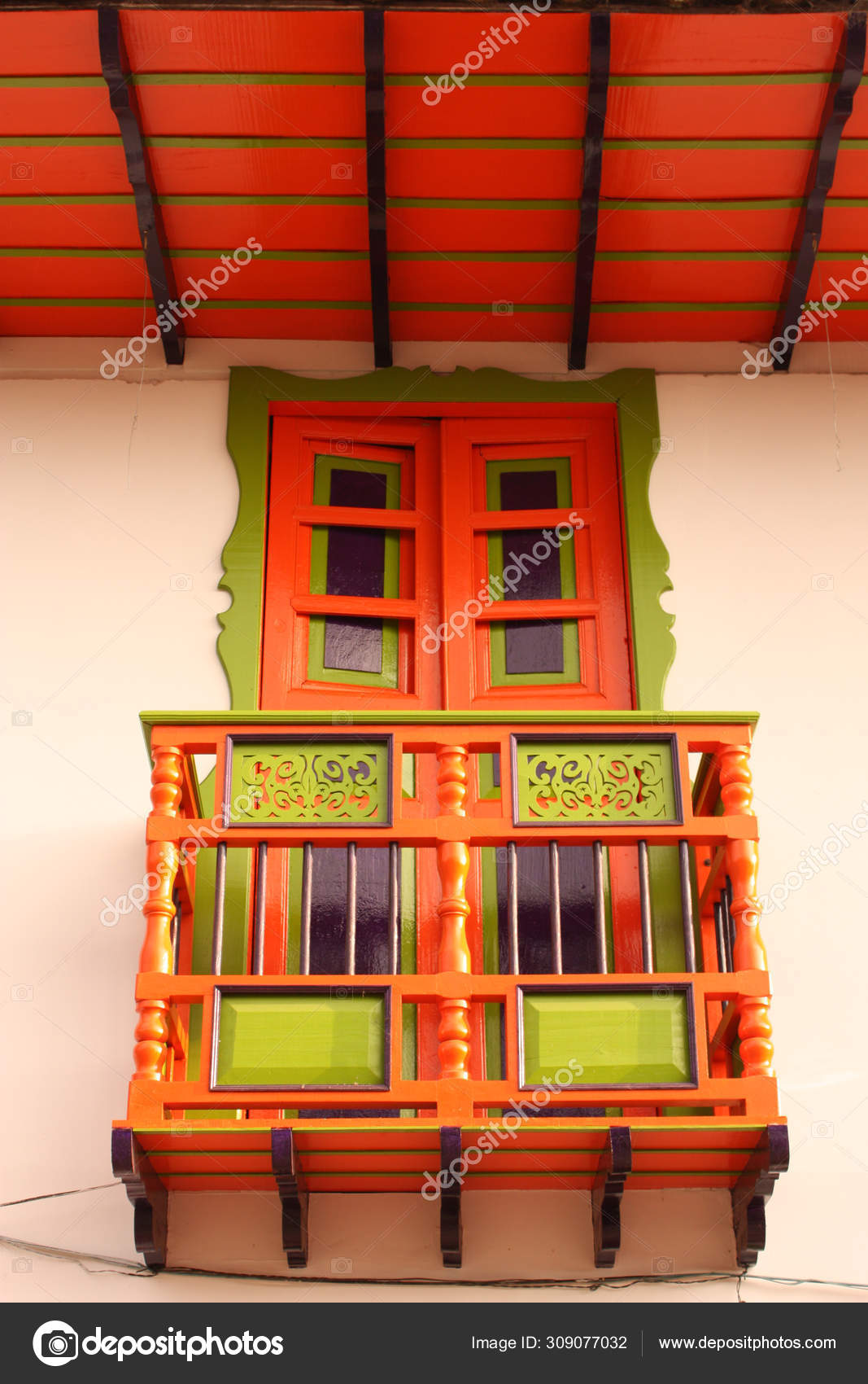 Beautiful Colonial Houses Painted With Bright Colors In