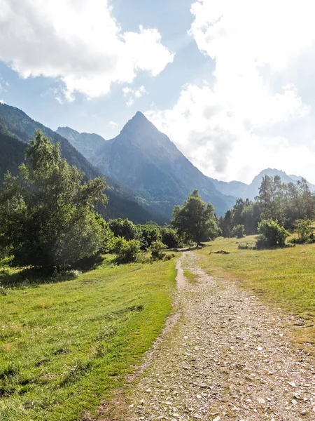 Aiguestortes ve Sant Maurici Milli Parkı, yol o Trail