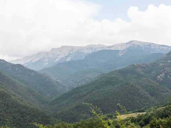 Általános és panorámás kilátás az ALT Urgell hegyvidékről, — Stock Fotó