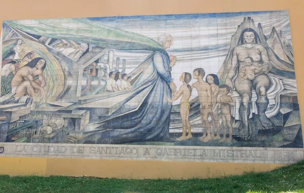 Homenaje mural a Gabriela Mistral en Santiago, Chile . — Foto de Stock