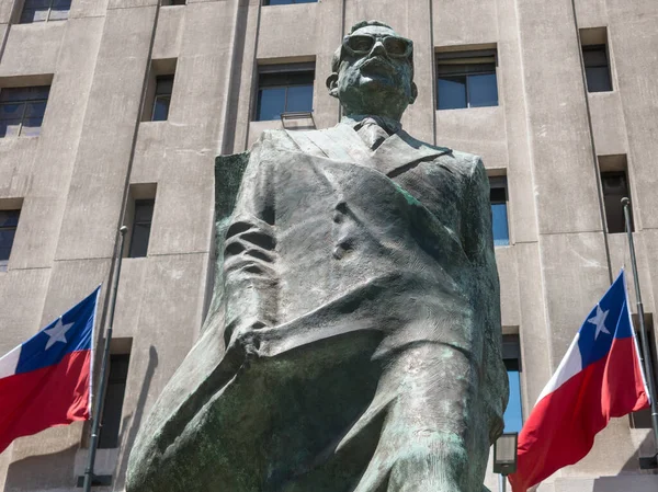 Monumento al estadista y figura política chilena. Salvador Todos — Foto de Stock