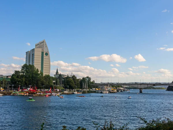 D Gölü'nde Calle-Calle Nehri boyunca Valdivia rıhtımı — Stok fotoğraf