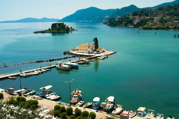 Pequeña Capilla Tradicional Isla Corfú Grecia Fotos De Stock Sin Royalties Gratis