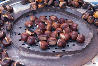 Organik kahverengi kestaneler