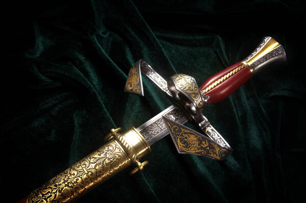 Умный кинжал
 