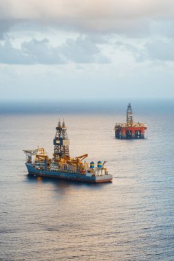 offshore oil platform and gas drillship clipart