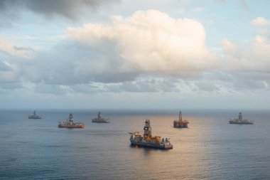 Offshore petrol platformu ve gaz drillships