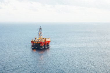 Offshore petrol ve gaz platformu