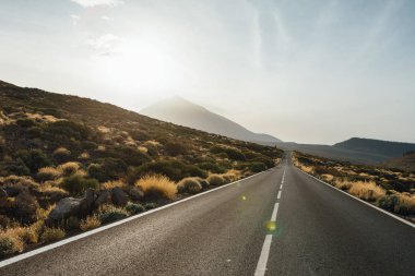 yol için Mount Teide Yanardağı Tenerife, İspanya