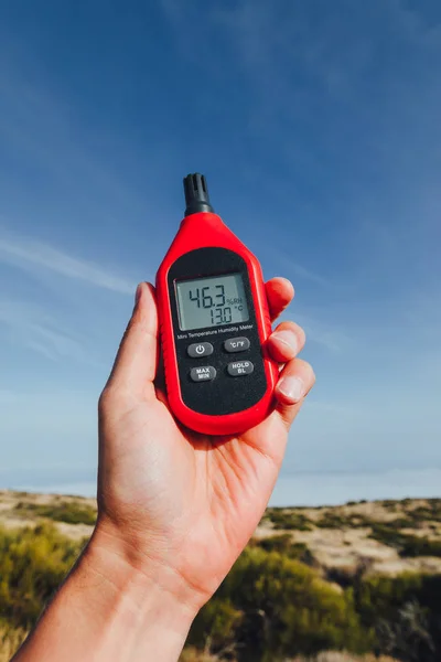 Портативный Термометр Измерения Температуры Влажности Воздуха Открытом Воздухе — стоковое фото