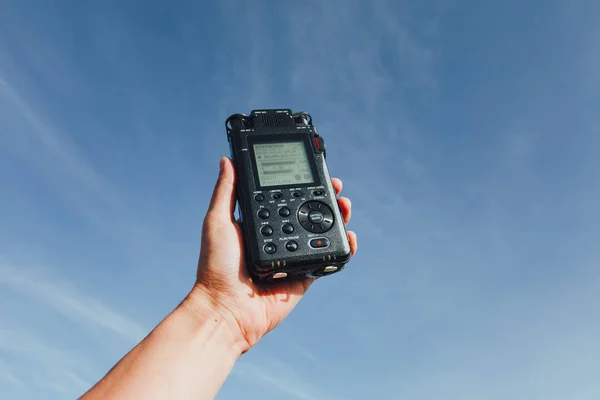 Portable Audio Recorder Hand Recording Ambient Sounds Nature — Stock Photo, Image