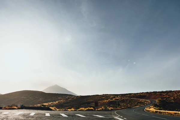 テネリフェ島にあるテイデ山火山への道 — ストック写真