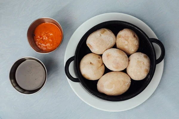 Patate Canarie Papas Arrugadas Con Salsa Mojo Rossa Verde Tenerife — Foto Stock