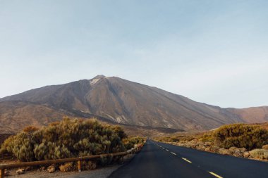 yol için Mount Teide Yanardağı Tenerife, İspanya