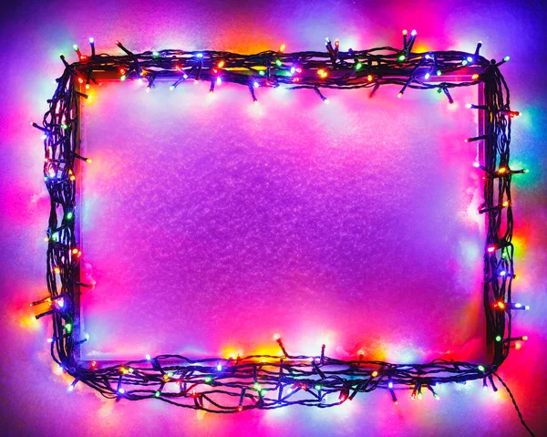 Marco Luces Navidad Sobre Fondo Nieve Color Púrpura — Foto de Stock