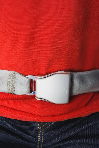 Allacciare Cintura Sicurezza Aereo Sfondo Panno Rosso — Foto Stock