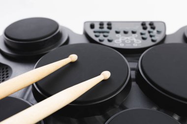 elektronik davul taşınabilir müzik cihazı, yakından görmek