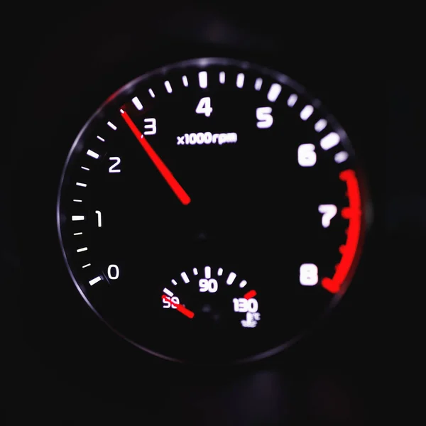 Varvräknare dashboard med belysning — Stockfoto