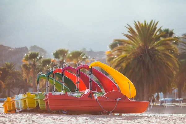 Catamarãs do ciclo do mar na praia — Fotografia de Stock