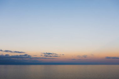 mavi gökyüzü ve okyanus gün batımı, Minimalizm arka plan