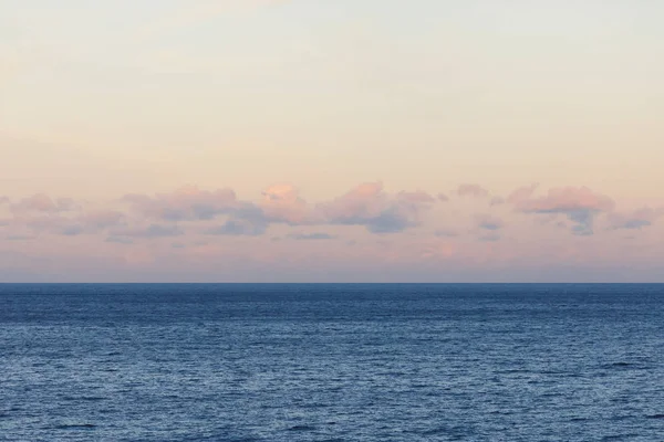 蓝色大西洋背景在日落 — 图库照片