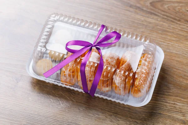 Pastelería eclairs en blister box —  Fotos de Stock