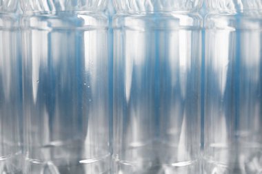 boş plastik şişeler yakın çekim soyut arka plan