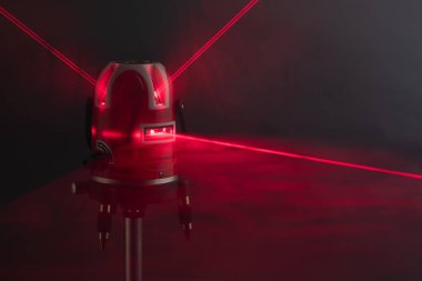 lazer seviyesi aracı duman kırmızı ışık ışınları