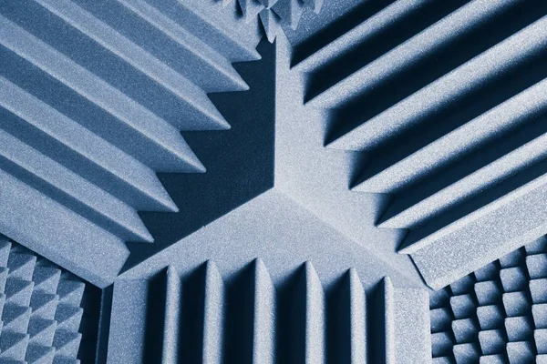 Ακουστικός απορροφητής αφρού και μπασοπαγίδες για ηχομονωτικό υπόβαθρο — Φωτογραφία Αρχείου
