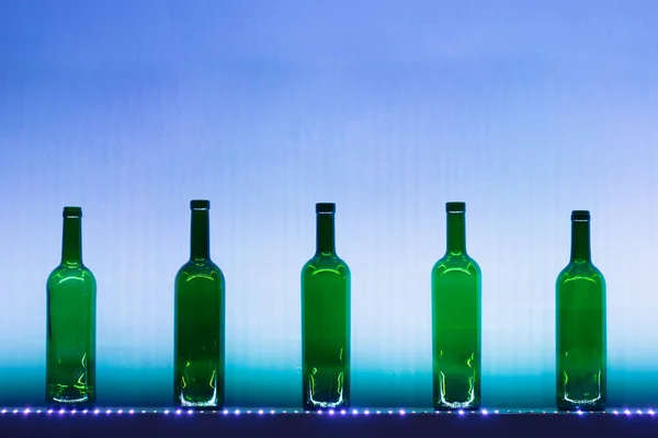 Bouteilles Vin Vides Abstraites Avec Éclairage Led Bleu — Photo