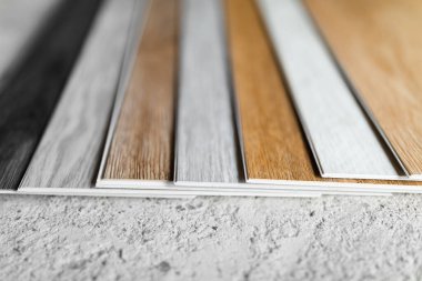 Beton zemindeki döşeme varyasyonlarını kapla